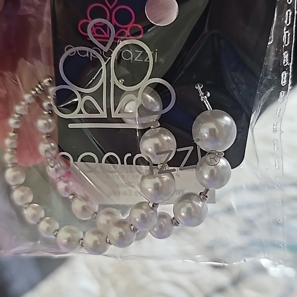 Candidate Class White Hoop Earrings NWT  2" - Picture 3 of 3